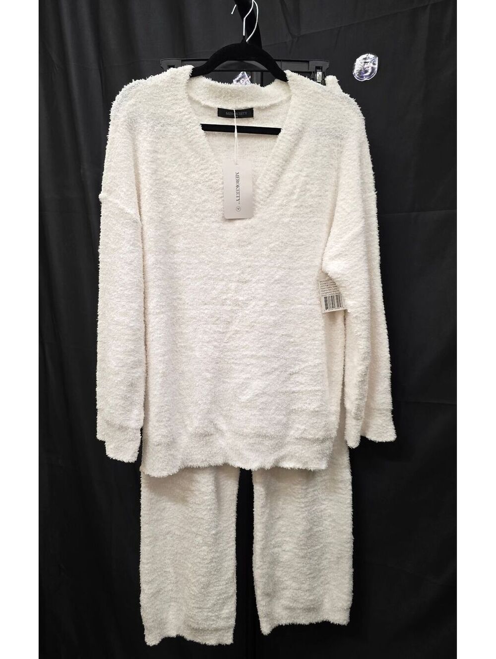 MEROKEETY WOMEN’S FUZZY KNIT LOUNGE SET 2‑PIECE WHITE SIZE M